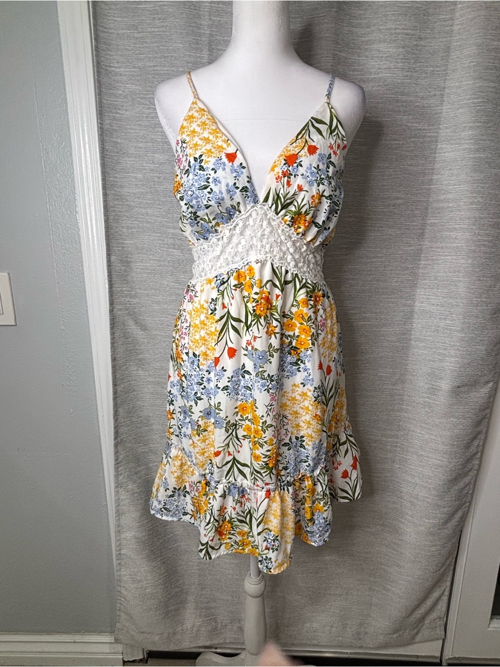 Floral Smocked Waist Sundress in White and Yellow